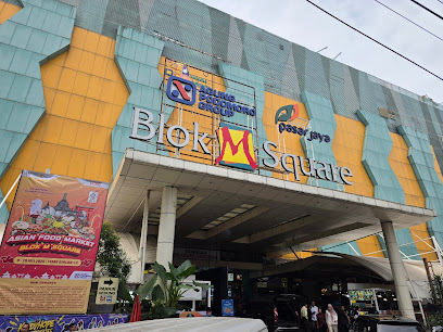 Blok M Square